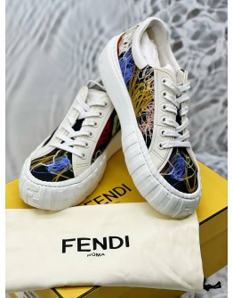 (LIKE NEW) FENDI NOEL SCRIBBLE SNEAKERS SIZE 9 IN MULTICOLOR -FULL SET- 