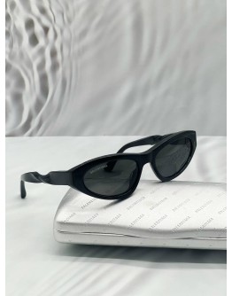 BALENCIAGA CAT EYE SUNGLASSES IN BLACK ACETATE