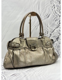 SALVATORE FERRAGAMO GANCINI SHOULDER BAG IN METALLIC SILVER LEATHER