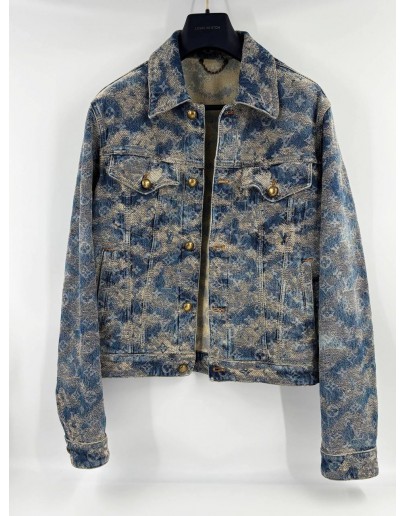 (LIKE NEW) LOUIS VUITTON FOGGY MONOGRAM DENIM TRUCKER JACKET SIZE 46