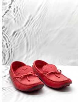 LOUIS VUITTON LOAFERS SIZE 8 IN RED MONOGRAM EMBOSSED LEATHER