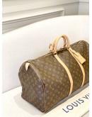 LOUIS VUITTON BANDOULIERE KEEPALL 55 IN BROWN MONOGRAM CANVAS -FULL SET-