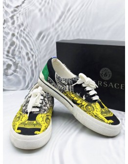 VERSACE LOW TOP SNEAKERS SIZE 40 IN MULTICOLOR BAROQUE PRINTED CANVAS WITH GREEN SUEDE LEATHER
