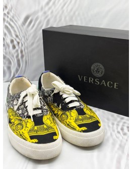 VERSACE LOW TOP SNEAKERS SIZE 40 IN MULTICOLOR BAROQUE PRINTED CANVAS WITH GREEN SUEDE LEATHER