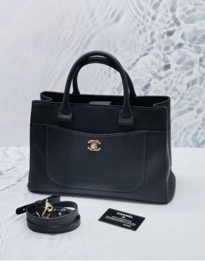 (CLEAR STOCK) (LIKE NEW) CHANEL NEO EXECUTIVE SMALL TOTE BAG IN BLACK CAVIAR LEATHER 