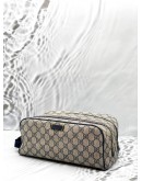 GUCCI TOILETRY POUCH IN BEIGE GG SUPREME CANVAS WITH DARK BLUE LEATHER