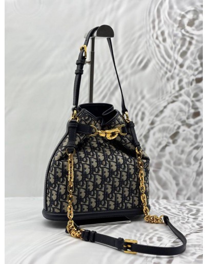 CHRISTIAN DIOR C’IEST MEDIUM BUCKET BAG IN BLUE DIOR OBLIQUE JACQUARD WITH LEATHER