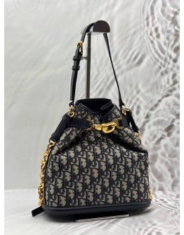 CHRISTIAN DIOR C’IEST MEDIUM BUCKET BAG IN BLUE DIOR OBLIQUE JACQUARD WITH LEATHER