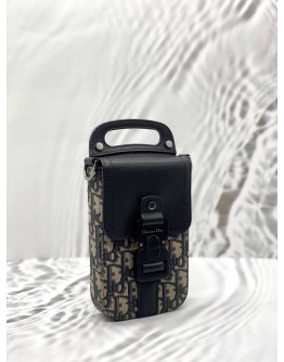CHRISTIAN DIOR SADDLE VERTICAL POUCH IN BLUE DIOR OBLIQUE JACQUARD WITH BLACK GRAINED CALFSKIN LEATHER