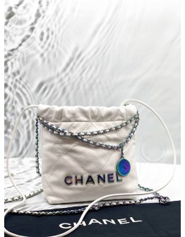 (LIKE NEW) MICROCHIP CHANEL 22 MINI SHOULDER BAG IN WHITE CALFSKIN LEATHER 