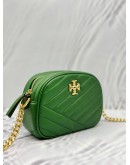 TORY BURCH KIRA CHEVRON CAMERA CROSSBODY BAG IN MALACHITE GREEN LEATHER