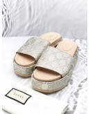 (LIKE NEW) GUCCI PLATFORM SLIDE SANDALS SIZE 40 IN SILVER GG LAME CANVAS