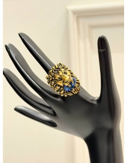(LIKE NEW) GUCCI LION HEAD RING SIZE 16 IN ANTIQUED GOLD METAL WITH BLUE CRYSTAL