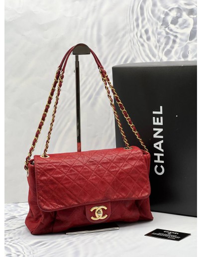 CHANEL CHIC FLAP SHOULDER BAG IN RED AGED CALFSKIN LEATHER