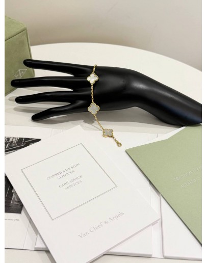 (UNUSED) 2020 VCA VAN CLEEF & ARPELS VINTAGE ALHAMBRA 5 MOTIFS BRACELET IN 18K 750 YELLOW GOLD WITH MOTHER OF PEARL -FULL SET-