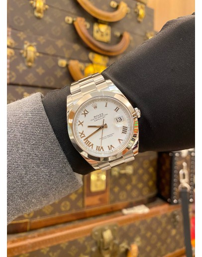 (UNUSED) 2025 ROLEX DATEJUST 41 REF 126300 WHITE ROMAN NUMERALS DIAL 41MM AUTOMATIC WATCH -FULL SET-