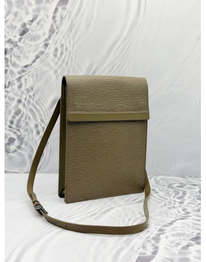 LOUIS VUITTON RAMATUELLE CROSSBODY BAG IN OLIVE GREEN EPI LEATHER  