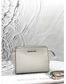 MICHAEL KORS SELMA MEDIUM CROSSBODY BAG IN WHITE LEATHER 