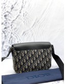 (LIKE NEW) CHRISTIAN DIOR SMALL SADDLE MESSENGER BAG IN BEIGE AND BLACK DIOR OBLIQUE JACQUARD WITH BLACK GRAINED CALFSKIN LEATHER -FULL SET-