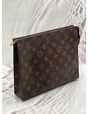 LOUIS VUITTON TOILETRY POUCH IN BROWN MONOGRAM CANVAS