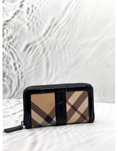 BURBERRY ZIP AROUND WALLET IN BEIGE NOVA CHECK CANVAS WITH BLACK LEATHER