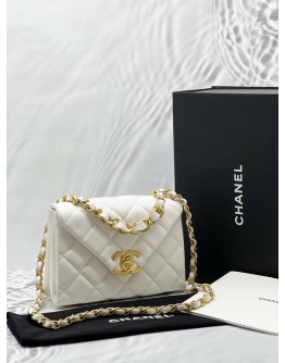 (LIKE NEW) MICROCHIP CHANEL ENVELOPE FLAP BAG IN WHITE LAMBSKIN LEATHER -FULL SET-