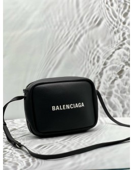 (LIKE NEW) BALENCIAGA EVERYDAY CAMERA BAG IN BLACK LEATHER