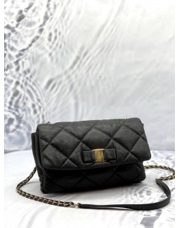SALVATORE FERRAGAMO VARA SHOULDER BAG IN BLACK LEATHER