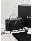 (LIKE NEW) MICROCHIP CHANEL VANITY CASE 25K BAG IN BLACK GRAINED CALFSKIN LEATHER -FULL SET-