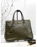 PRADA GALLERIA LARGE DOUBLE ZIP TOTE BAG IN ARMY GREEN SAFFIANO LEATHER