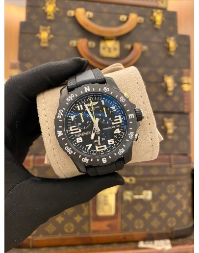 (BRAND NEW) 2025 BREITLING ENDURANCE PRO REF X82310 BLACK DIAL 44MM QUARTZ WATCH -FULL SET-