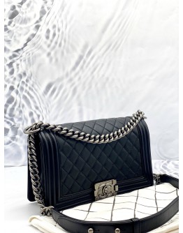 (LIKE NEW) CHANEL BOY MEDIUM SHOULDER BAG IN BLACK LAMBSKIN LEATHER -FULL SET-