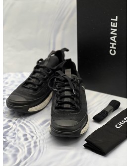 (LIKE NEW) CHANEL CC INTERLOCKING SNEAKERS SIZE 40 IN BLACK CALFSKIN LEATHER WITH TECHNICAL TEXTILE -FULL SET-