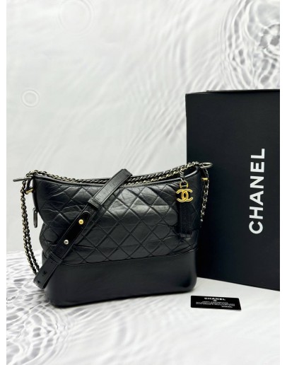 CHANEL MEDIUM GABRIELLE SHOULDER AND CROSSBODY BAG IN BLACK AGED CALFSKIN LEATHER