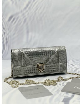 CHRISTIAN DIOR DIORAMA WALLET ON CHAIN IN METALLIC SILVER MICRO CANNAGE PATENT LEATHER