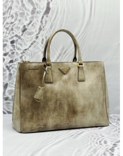 PRADA GALLERIA LARGE DOUBLE ZIP TOTE BAG IN BEIGE PATENT LEATHER
