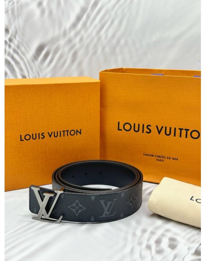(LIKE NEW) LOUIS VUITTON INITIALES 40MM REVERSIBLE BELT SIZE 110/44 IN BLACK MONOGRAM ECLIPSE CANVAS WITH LEATHER -FULL SET-