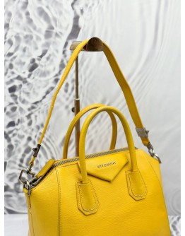 (RAYA PROMO) GIVENCHY ANTIGONA SMALL BAG IN YELLOW LEATHER