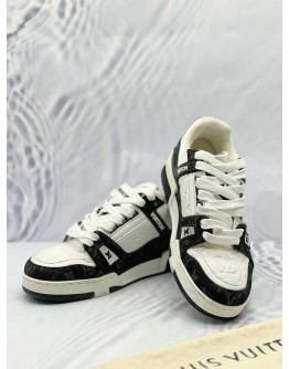 (CNY SALE) LOUIS VUITTON TRAINER SNEAKERS SIZE 39 IN BLACK WITH WHITE MONOGRAM DENIM AND WHITE MONOGRAM EMBOSSED LEATHER