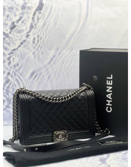 (CNY PROMO) (LIKE NEW) CHANEL BOY NEW MEDIUM FLAP BAG IN BLACK LAMBSKIN LEATHER -FULL SET-