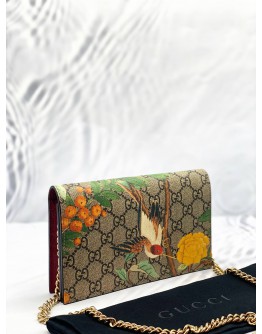 (LIKE NEW) GUCCI TIAN WALLET ON CHAIN IN BEIGE GG SUPREME CANVAS WITH RED LEATHER -FULL SET-