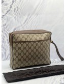 GUCCI CLUTCH IN BEIGE GG SUPREME CANVAS WITH BROWN LEATHER