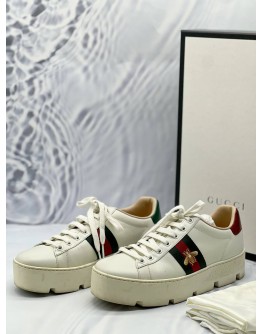 GUCCI ACE BEE PLATFORM SNEAKERS SIZE 38 IN WHITE WITH THE WEB STRIPE AND EMBROIDERED GOLD BEE DEATIL -FULL SET-