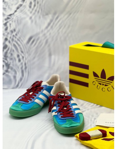 (UNUSED) GUCCI X ADIDAS GAZELLE SNEAKERS SIZE 38.5 IN LIGHT BLUE SILK COLOURWAY -FULL SET-
