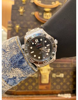 (LIKE NEW) 2019 OMEGA SEAMASTER DIVER 300M PROFESSIONAL CO-AXIAL MASTER CHRONOMETER REF 210.30.42.20.01.001 BLACK DIAL 42MM AUTOMATIC WATCH -FULL SET-