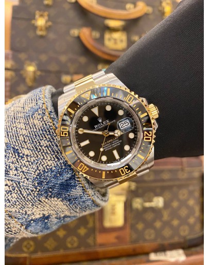 (LIKE NEW) 2024 ROLEX SEA-DWELLER HALF 18K 750 YELLOW GOLD REF 126603 BLACK DIAL 43MM AUTOMATIC WATCH -FULL SET-