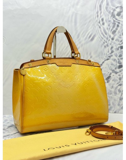 LOUIS VUITTON BREA GM TOTE TOP HANDLE AND SHOULDER BAG IN YELLOW MONOGRAM VERNIS LEATHER