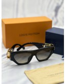 (LIKE NEW) LOUIS VUITTON LV LINK CAT EYE SUNGLASSES IN BLACK -FULL SET-