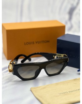 (LIKE NEW) LOUIS VUITTON LV LINK CAT EYE SUNGLASSES IN BLACK -FULL SET-