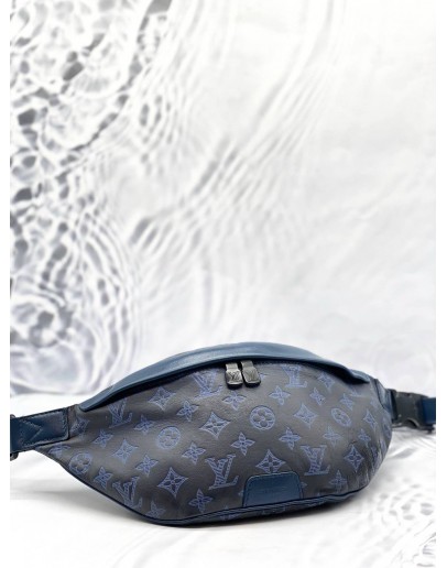 LOUIS VUITTON DISCOVERY BUMBAG PM IN NAVY BLUE MONOGRAM SHADOW CALFSKIN LEATHER 